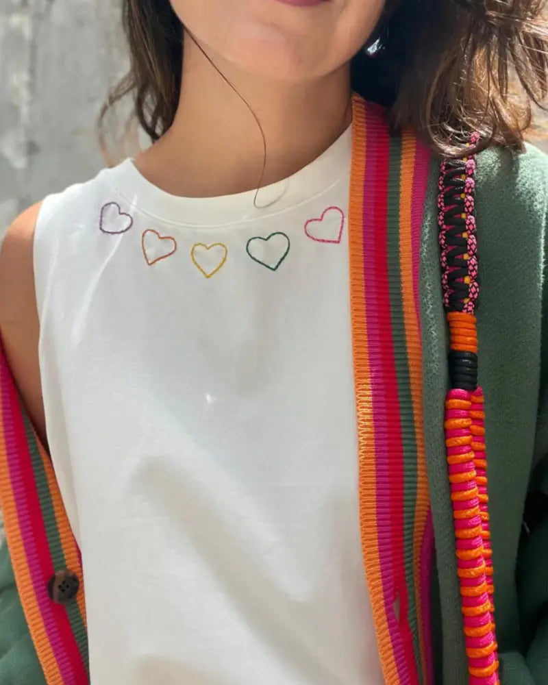 TANK TOP CRUZADO CORAZONES MULTICOLOR