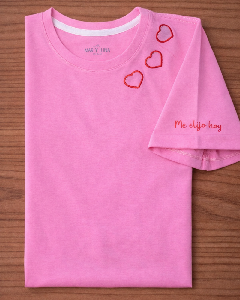 CAMISETA LOVE CORAZONES