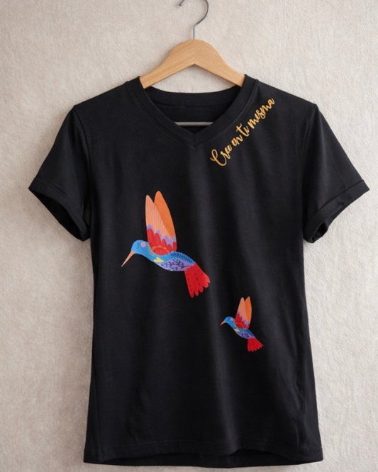 CAMISETA COLIBRI NEGRA CREE EN TI MISMA V