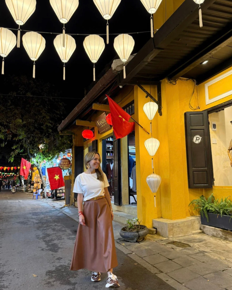 FALDA MIDI EFECTO CUERO CARAMELO
