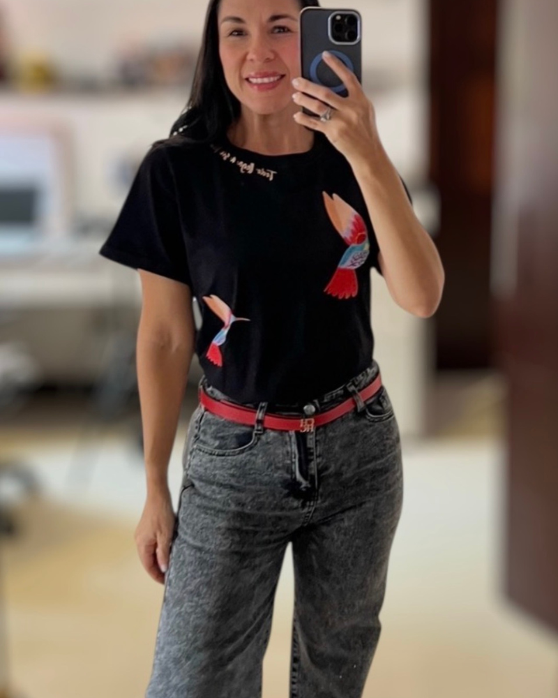 CAMISETA COLIBRI NEGRA TODO LLEGA A SU TIEMPO