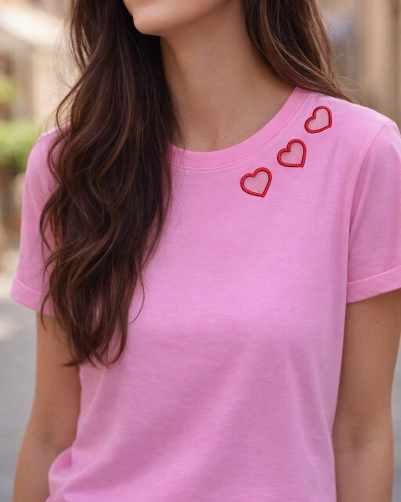 CAMISETA LOVE CORAZONES