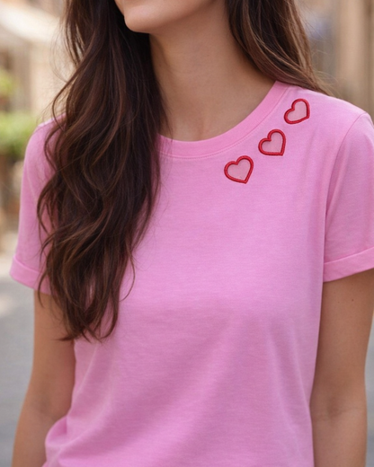 CAMISETA LOVE CORAZONES