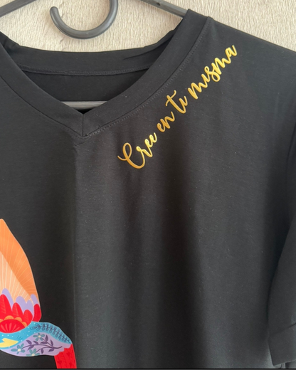 CAMISETA COLIBRI NEGRA CREE EN TI MISMA V