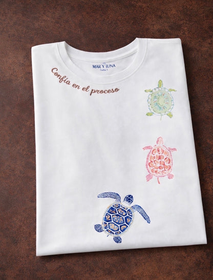 CAMISETA CONFIO EN EL PROCESO, TORTUGA NIÑA