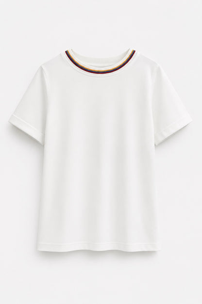 CAMISETA TRICOLOR CUELLO BORDADO