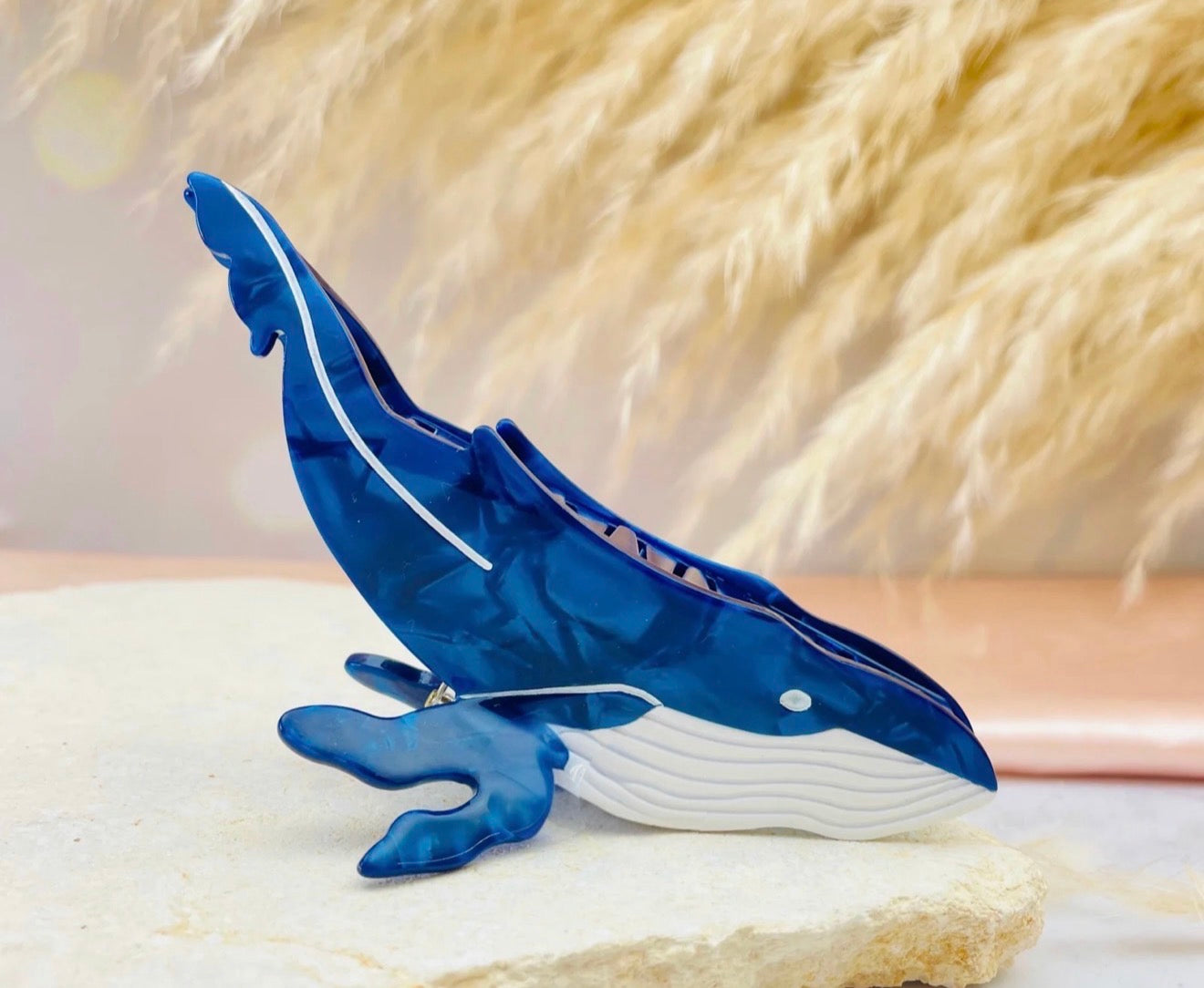 BALLENA LOLA