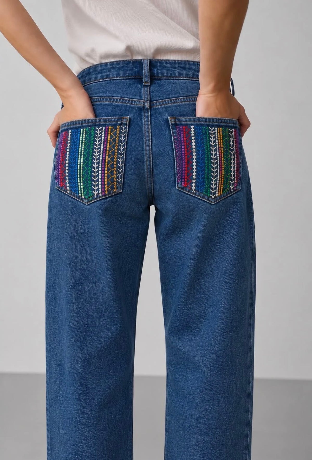 JEAN AZUL BOLSILLOS BORDADOS