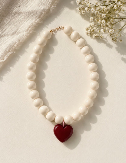 COLLAR MARFIL CORAZON ROJO