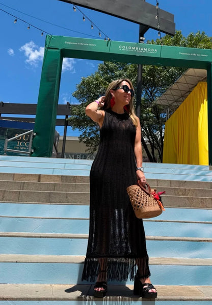 VESTIDO NEGRO HILOS